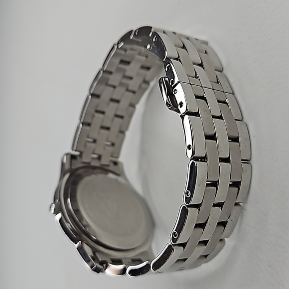 Authentic Gucci Watch 5500M Dial Quartz  Silver White Link Date Watch - Picture 5 of 15